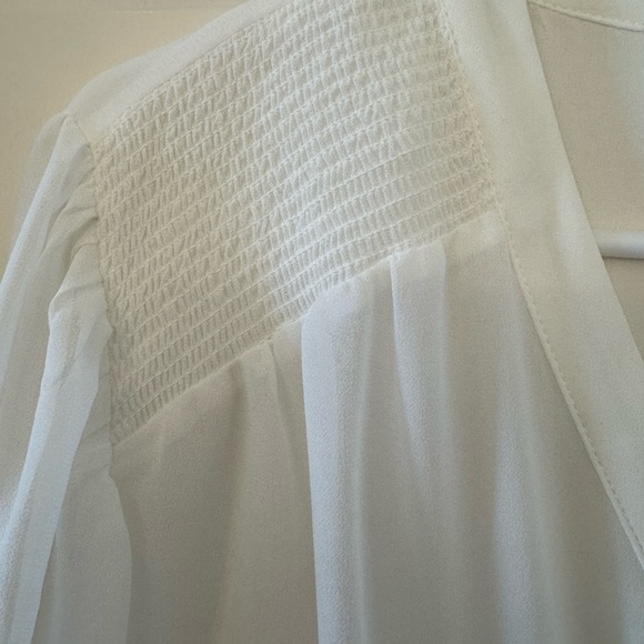 NWT Premise Cream White V-Neck Button Down Blouse - Picture 3 of 9